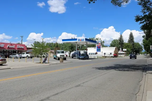 Goddard Avenue, Ignacio's main street, looking north